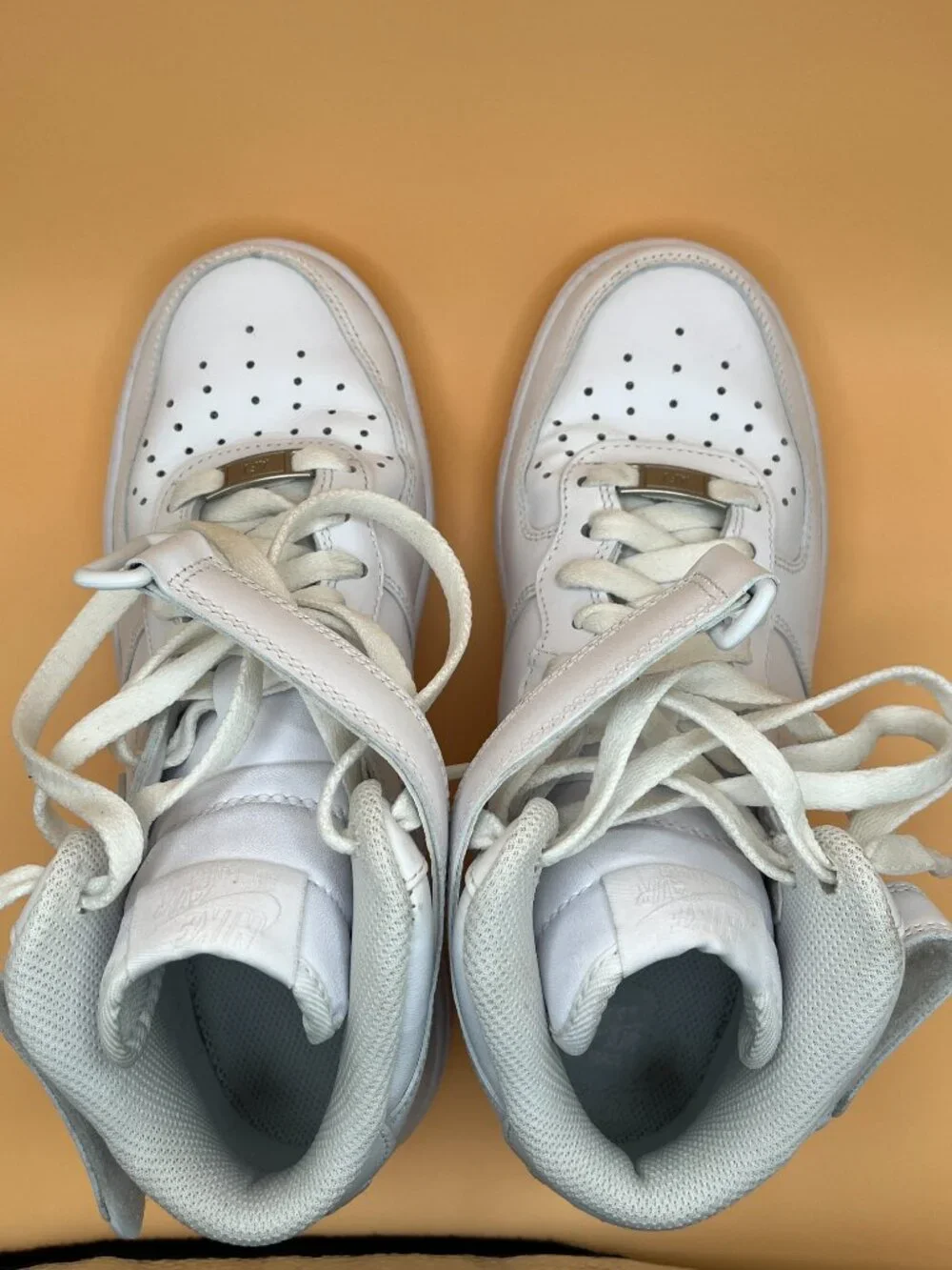 Nike Women's Air Force 1 '07 Mid Top 